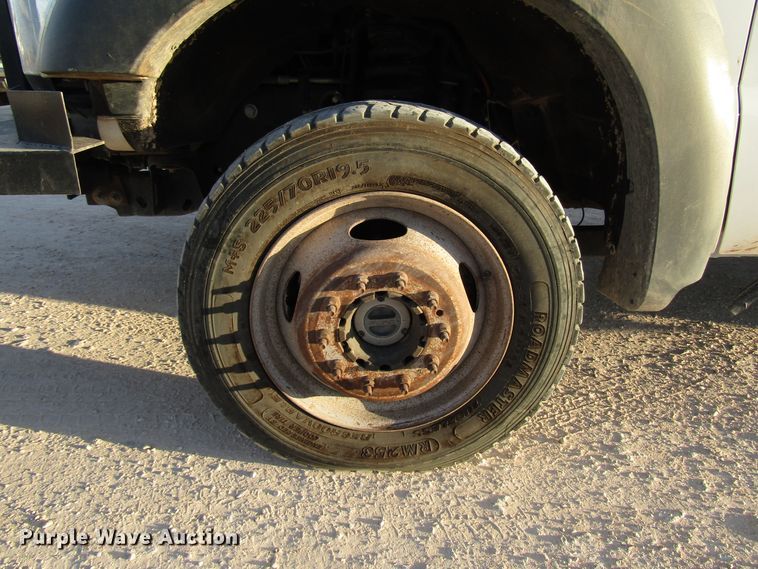 image for item DG1406 2016 Ford F550 Super Duty Crew Cab flatbed truck