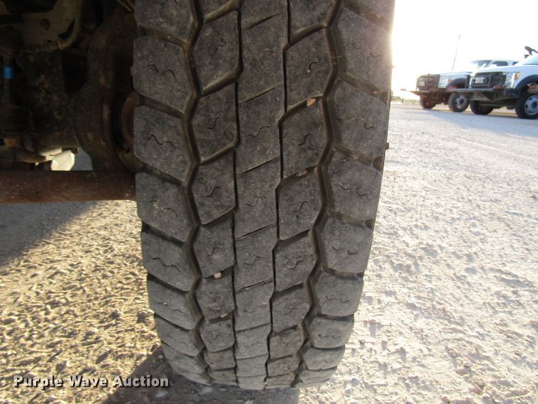 image for item DG1406 2016 Ford F550 Super Duty Crew Cab flatbed truck