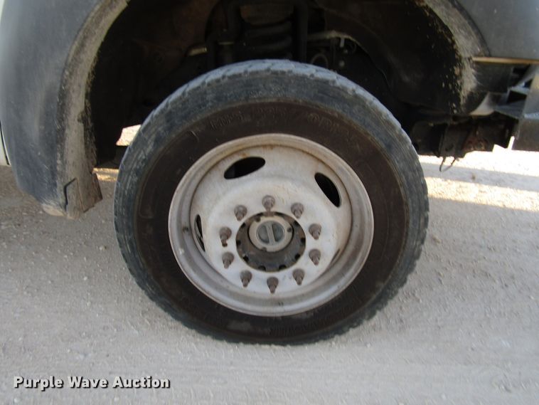 image for item DG1406 2016 Ford F550 Super Duty Crew Cab flatbed truck