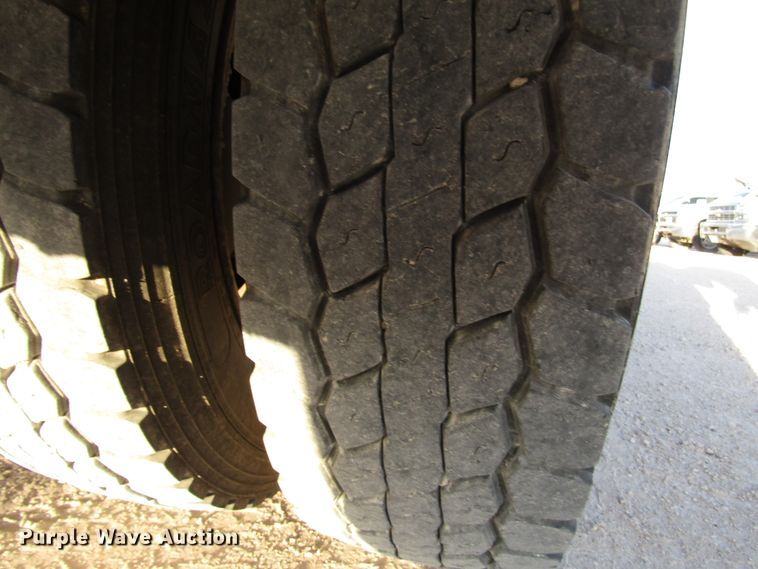 image for item DG1406 2016 Ford F550 Super Duty Crew Cab flatbed truck