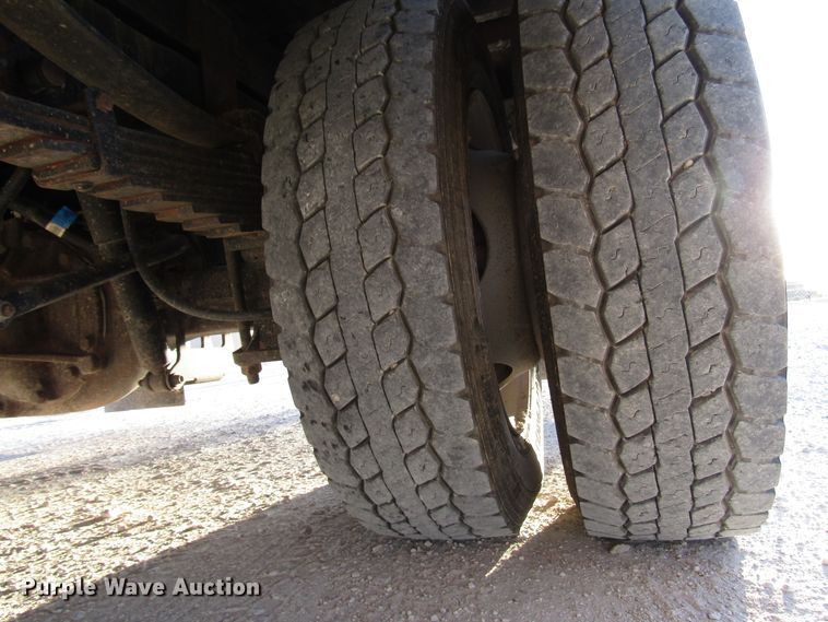 image for item DG1406 2016 Ford F550 Super Duty Crew Cab flatbed truck