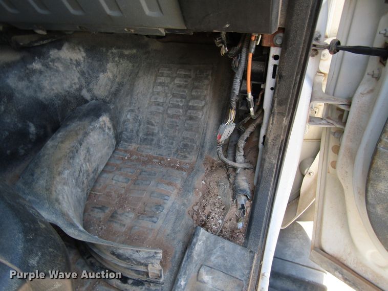 image for item DG1407 2014 Ford F550 Super Duty Crew Cab flatbed truck