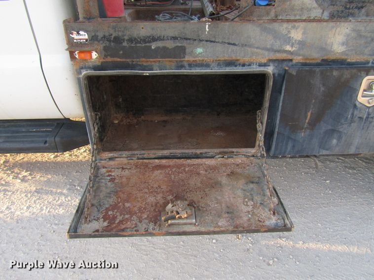 image for item DG1407 2014 Ford F550 Super Duty Crew Cab flatbed truck