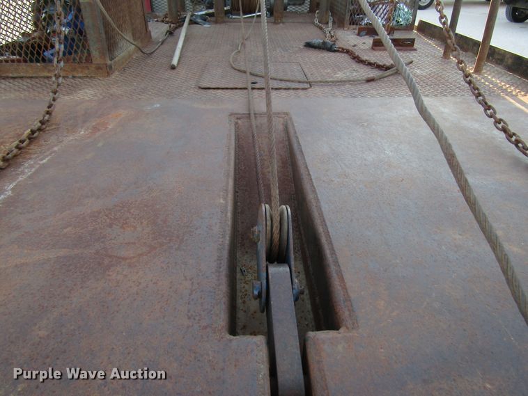 image for item DG1407 2014 Ford F550 Super Duty Crew Cab flatbed truck