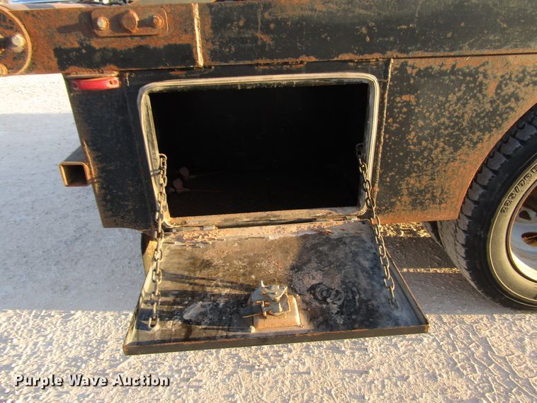 image for item DG1407 2014 Ford F550 Super Duty Crew Cab flatbed truck