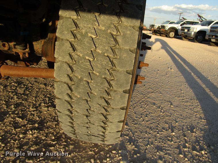 image for item DG1407 2014 Ford F550 Super Duty Crew Cab flatbed truck