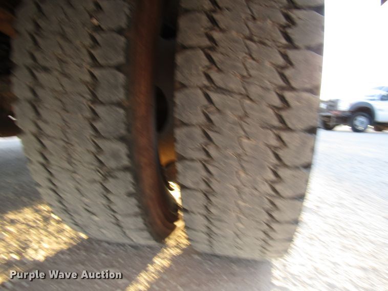 image for item DG1407 2014 Ford F550 Super Duty Crew Cab flatbed truck