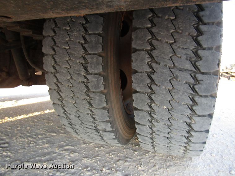 image for item DG1407 2014 Ford F550 Super Duty Crew Cab flatbed truck