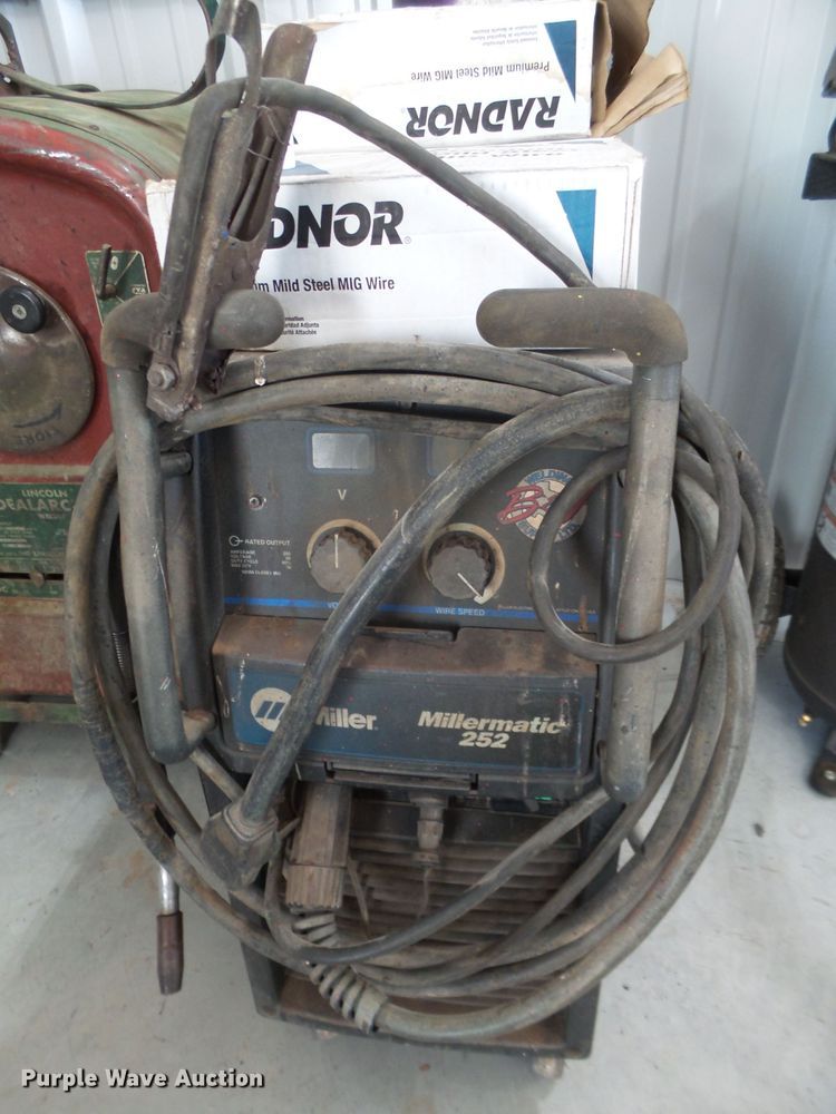 image for item FL9336 Millermatic 252 welder
