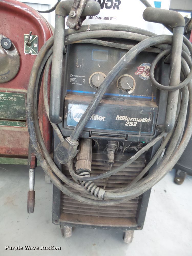 image for item FL9336 Millermatic 252 welder