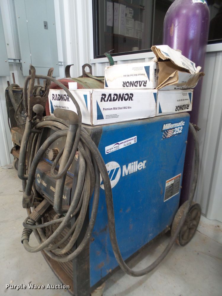 image for item FL9336 Millermatic 252 welder