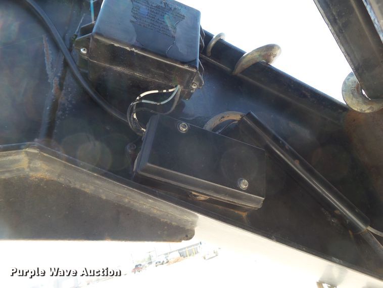 image for item FL9350 2012 Lamar equipment trailer