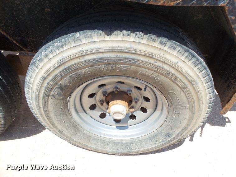 image for item FL9351 2012 Lamar pipe trailer