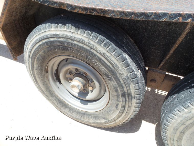 image for item FL9351 2012 Lamar pipe trailer