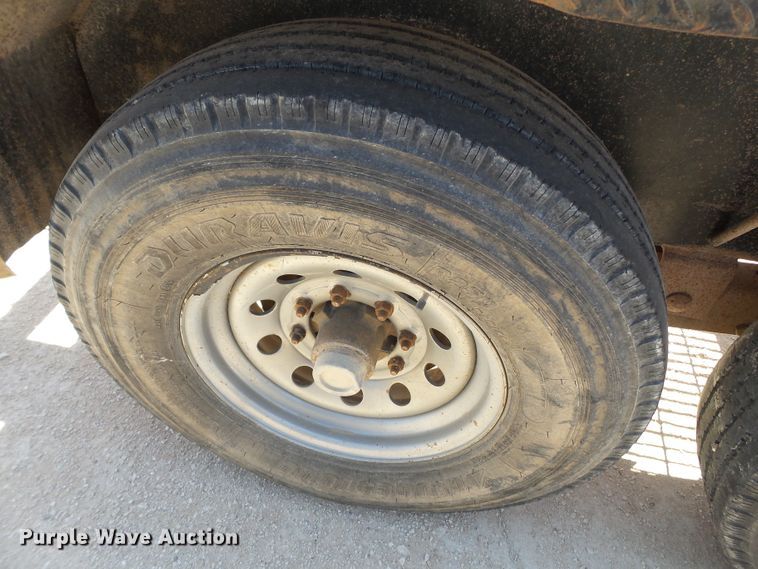 image for item FL9351 2012 Lamar pipe trailer