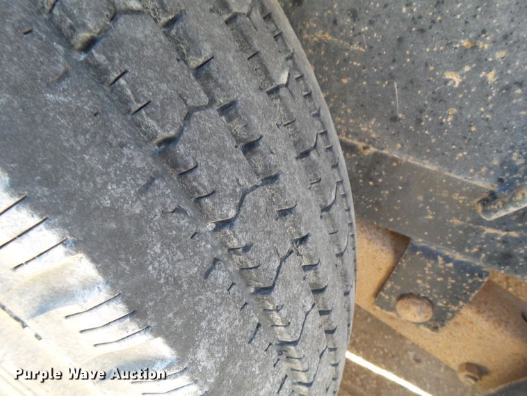 image for item FL9353 2011 Lamar equipment trailer