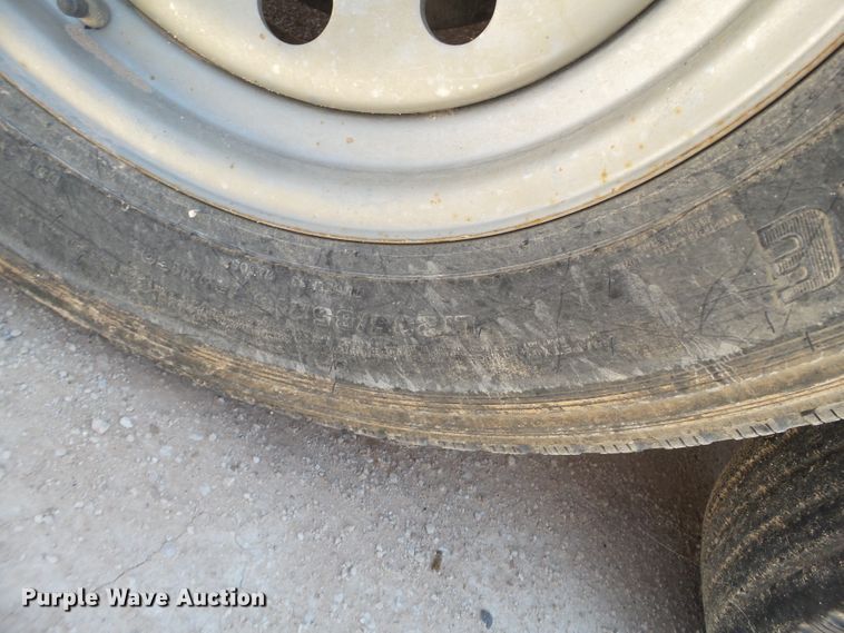 image for item FL9353 2011 Lamar equipment trailer