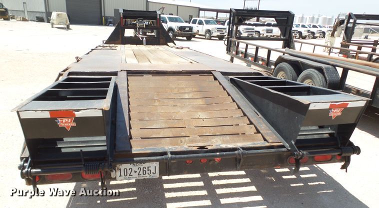 image for item FL9354 2013 Lamar equipment trailer