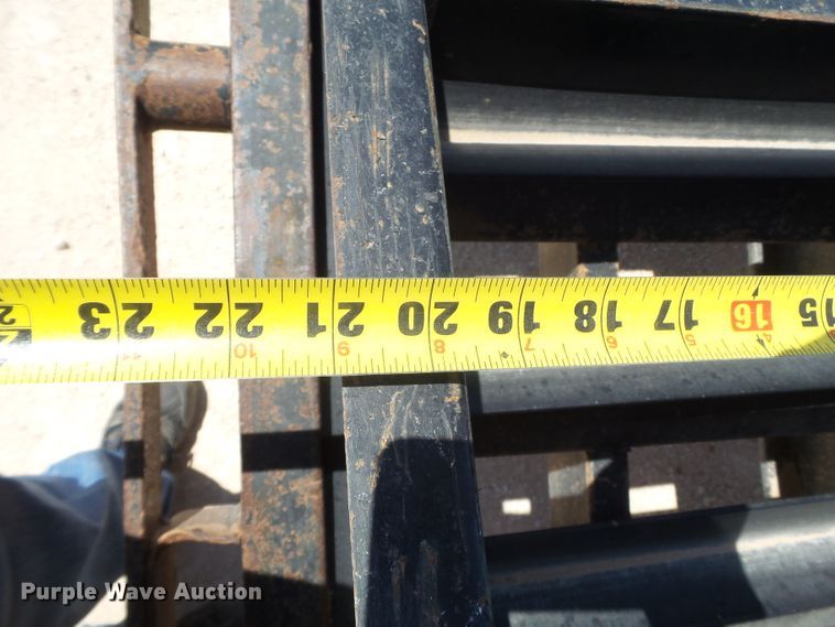 image for item FL9354 2013 Lamar equipment trailer