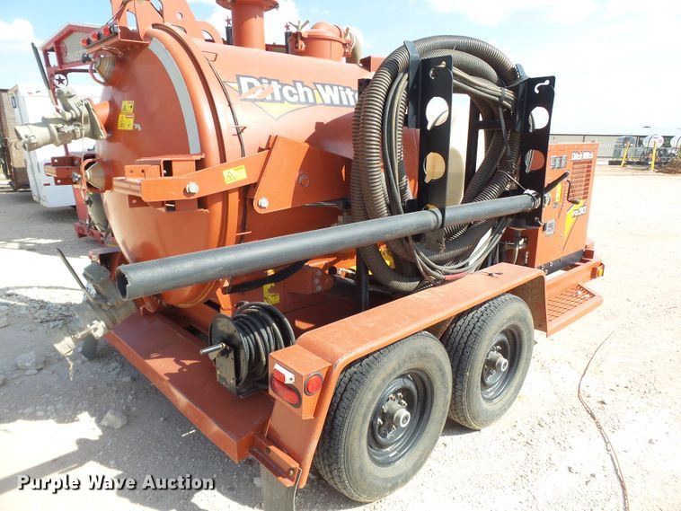 image for item FL9357 2017 Ditch Witch FX30 vacuum excavator