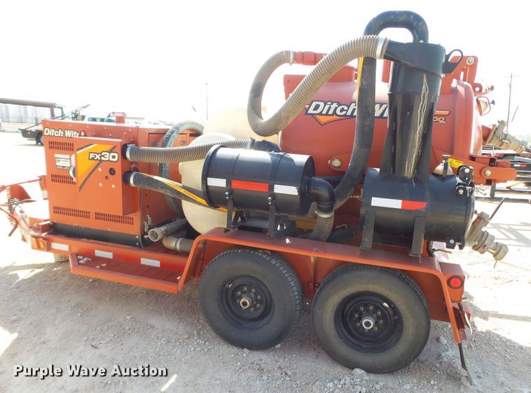 image for item FL9357 2017 Ditch Witch FX30 vacuum excavator
