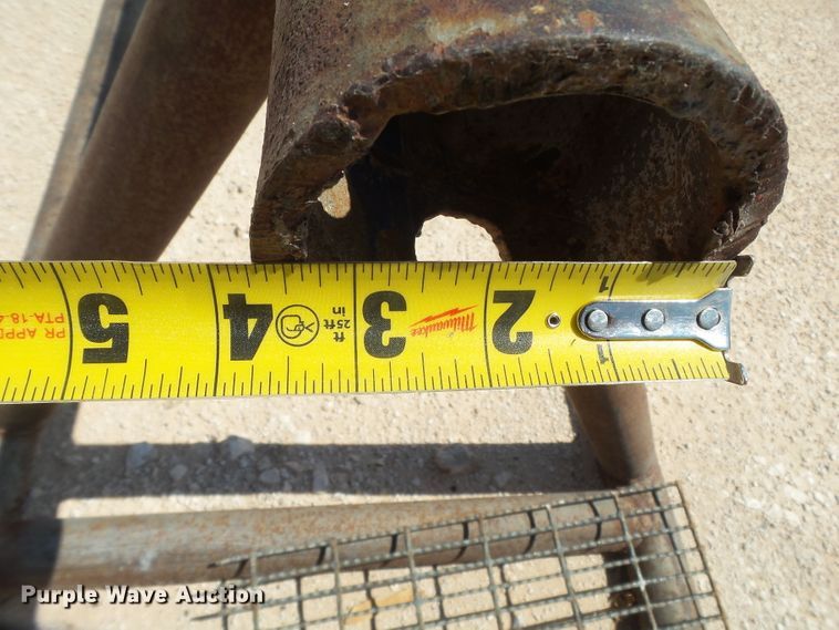 image for item FL9362 (2) pipe racks