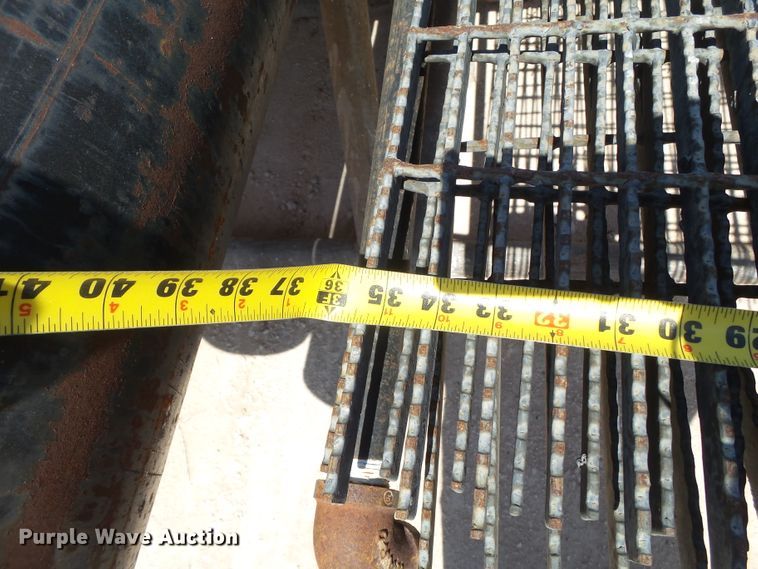 image for item FL9366 Pipe and grates