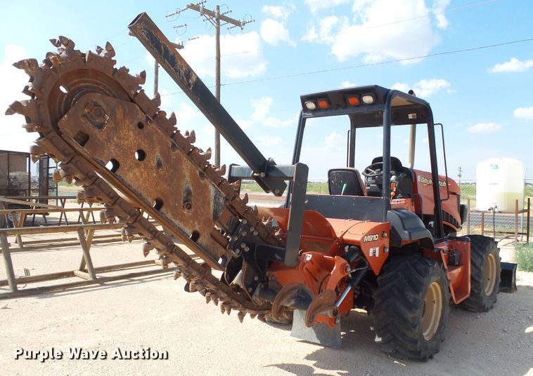 image for item FL9367 2014 Ditch Witch RT100 trencher