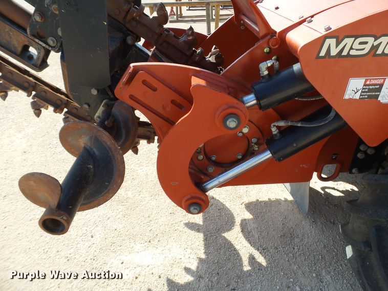 image for item FL9367 2014 Ditch Witch RT100 trencher