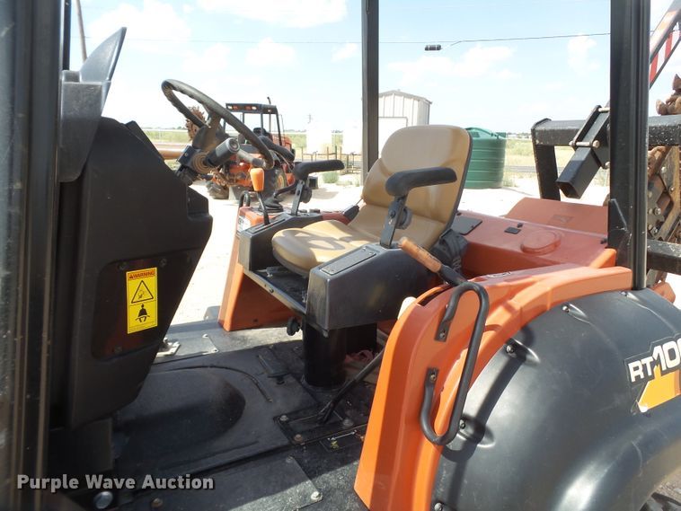 image for item FL9368 2015 Ditch Witch RT100 trencher