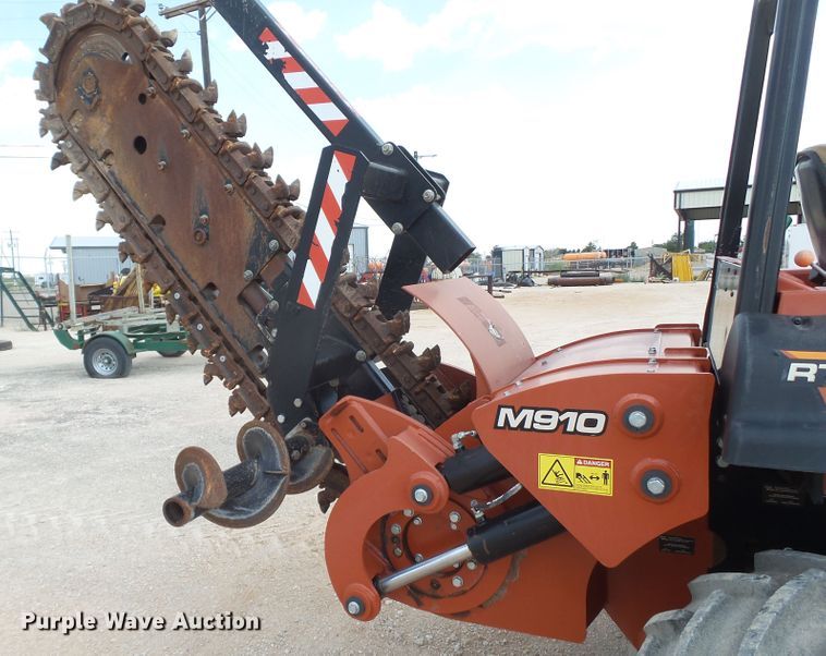 image for item FL9368 2015 Ditch Witch RT100 trencher