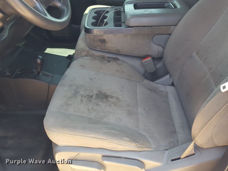 image for item FL9386 2015 Chevrolet Silverado 2500 Double Cab pickup truck