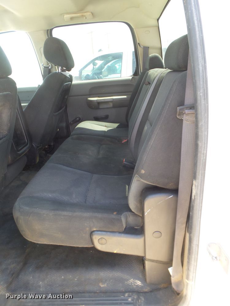 image for item FL9389 2013 Chevrolet Silverado 2500 Crew Cab pickup truck