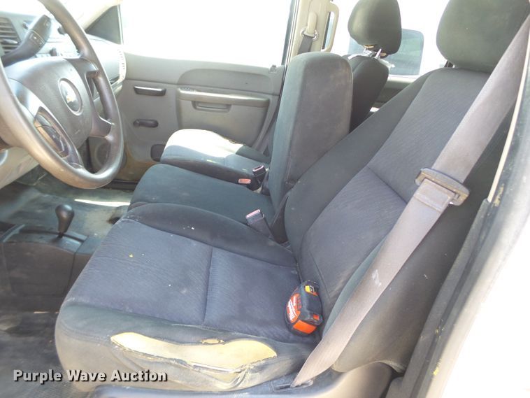 image for item FL9389 2013 Chevrolet Silverado 2500 Crew Cab pickup truck