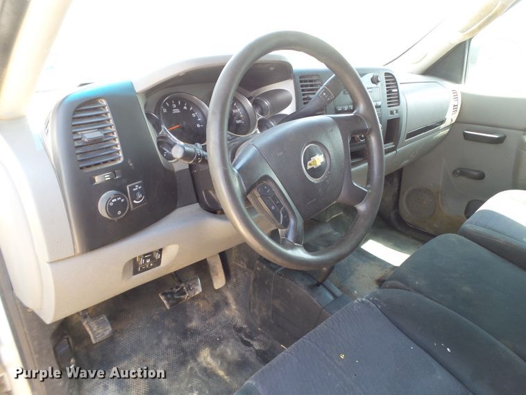 image for item FL9389 2013 Chevrolet Silverado 2500 Crew Cab pickup truck