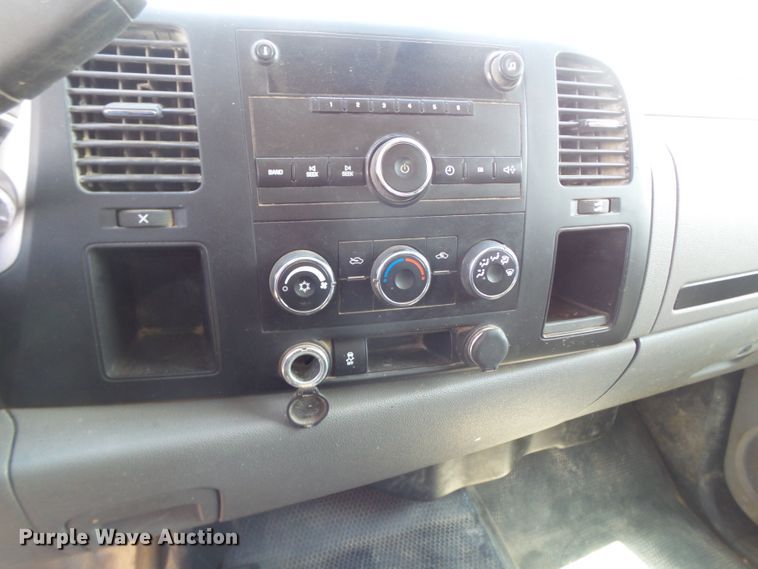 image for item FL9389 2013 Chevrolet Silverado 2500 Crew Cab pickup truck