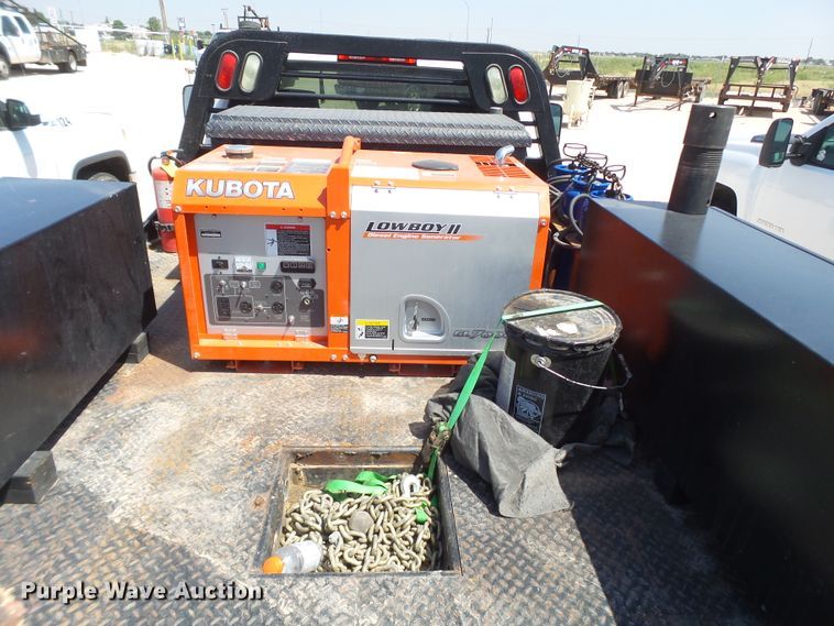 image for item FL9391 2015 Chevrolet Silverado 3500 flatbed pickup truck