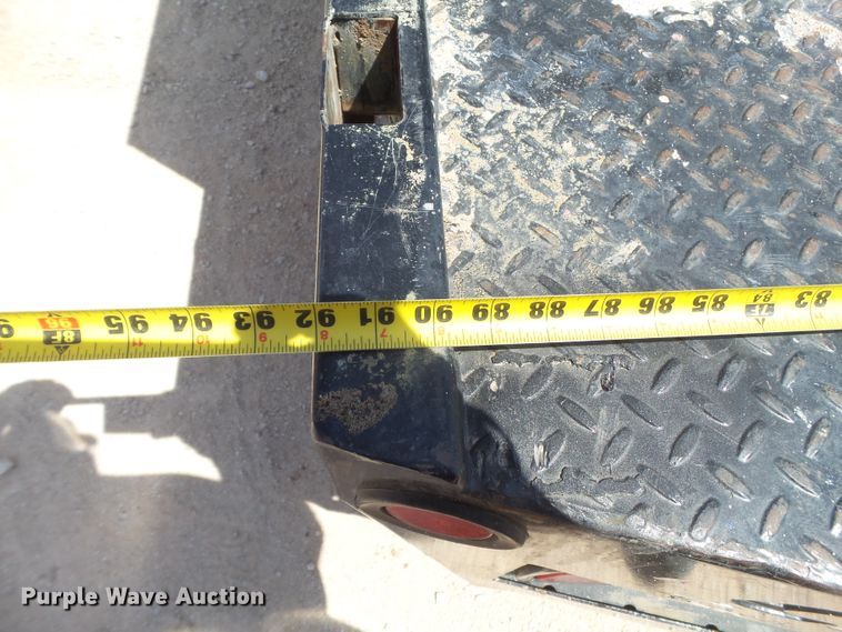 image for item FL9391 2015 Chevrolet Silverado 3500 flatbed pickup truck