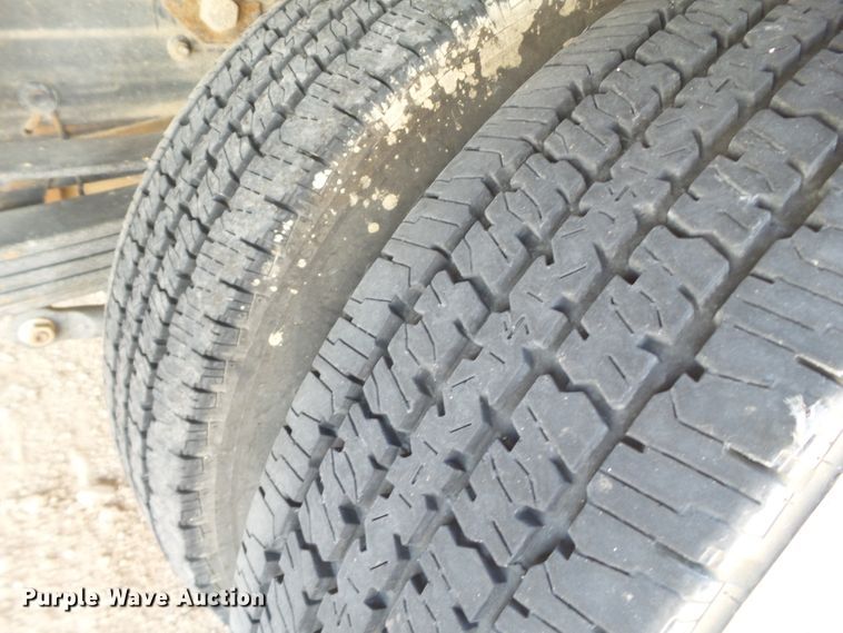 image for item FL9391 2015 Chevrolet Silverado 3500 flatbed pickup truck