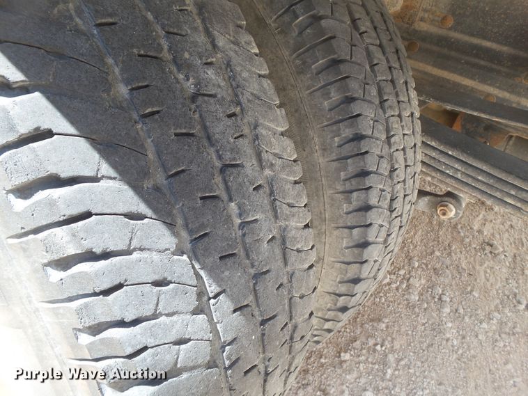 image for item FL9391 2015 Chevrolet Silverado 3500 flatbed pickup truck