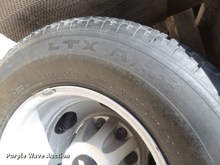 image for item FL9391 2015 Chevrolet Silverado 3500 flatbed pickup truck