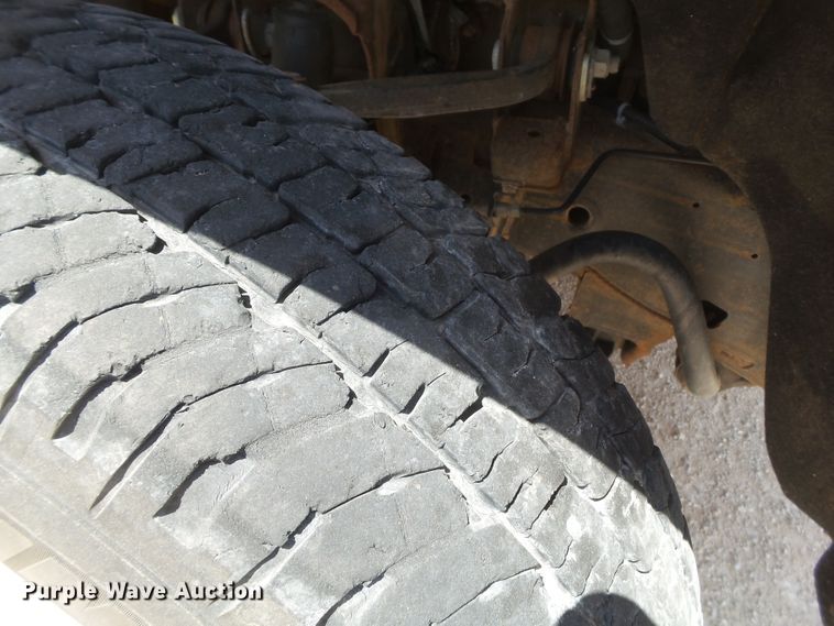 image for item FL9391 2015 Chevrolet Silverado 3500 flatbed pickup truck