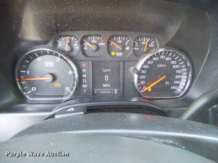 image for item FL9391 2015 Chevrolet Silverado 3500 flatbed pickup truck