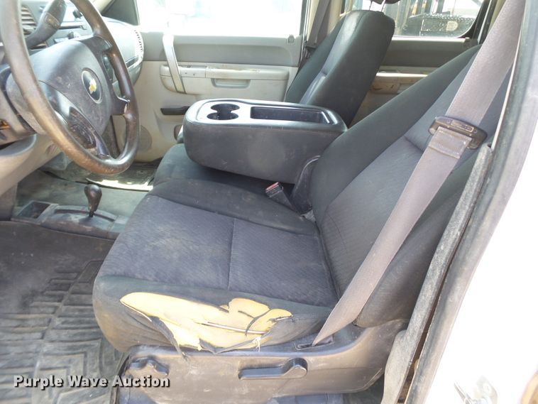 image for item FL9392 2013 Chevrolet Silverado 3500 Crew Cab pickup truck