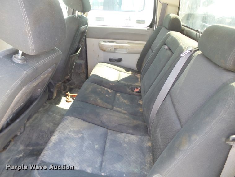 image for item FL9392 2013 Chevrolet Silverado 3500 Crew Cab pickup truck