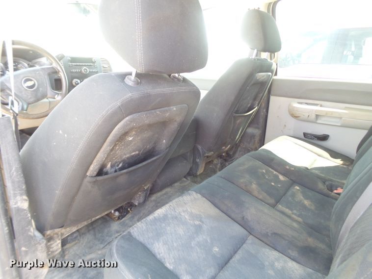 image for item FL9392 2013 Chevrolet Silverado 3500 Crew Cab pickup truck