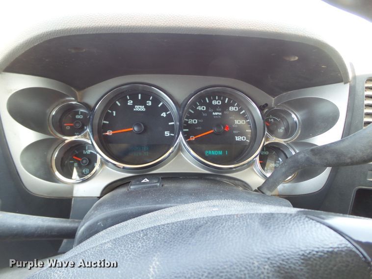 image for item FL9392 2013 Chevrolet Silverado 3500 Crew Cab pickup truck