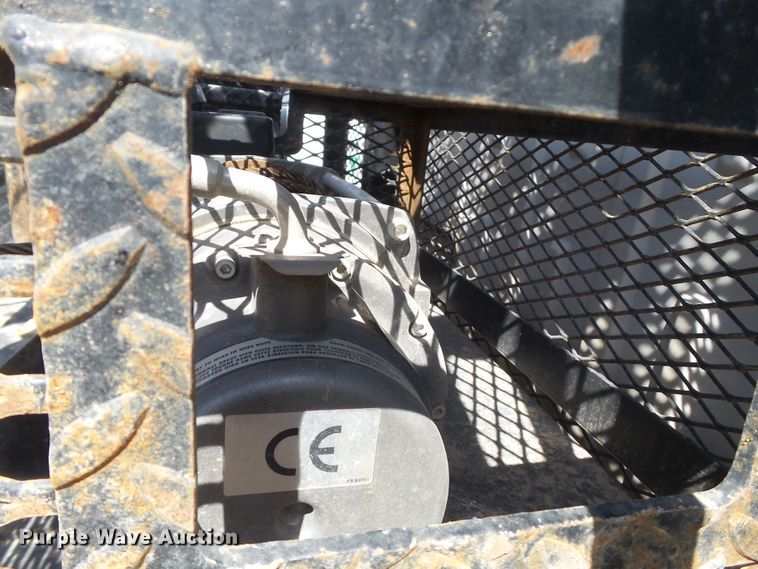 image for item FL9393 2017 Ford F550 Super Duty flatbed