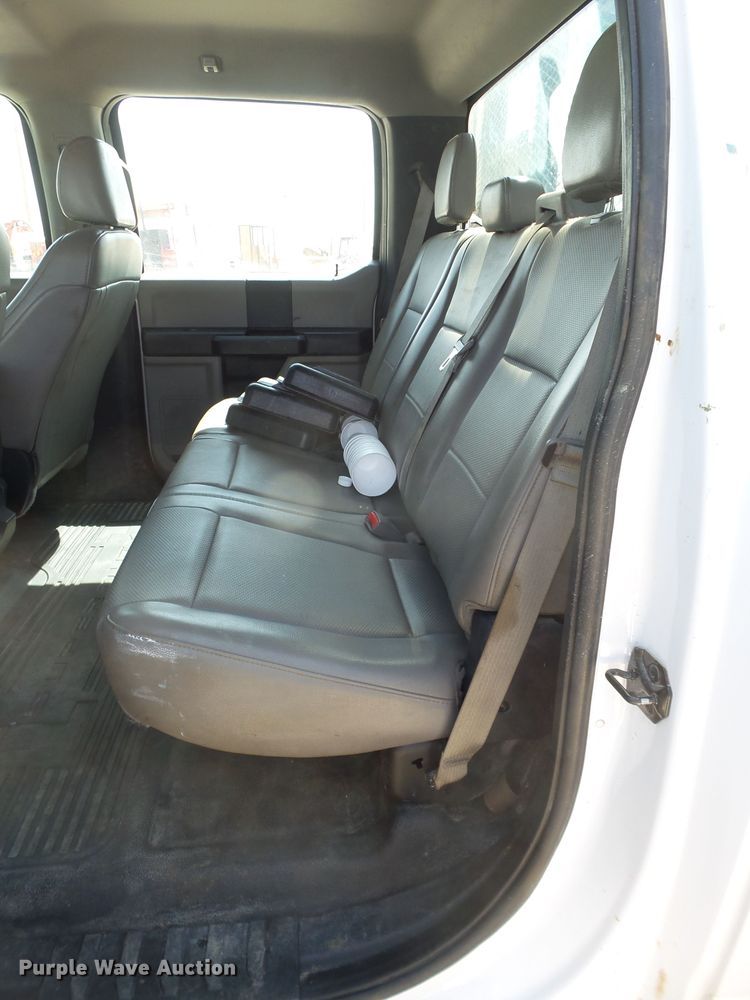 image for item FL9393 2017 Ford F550 Super Duty flatbed