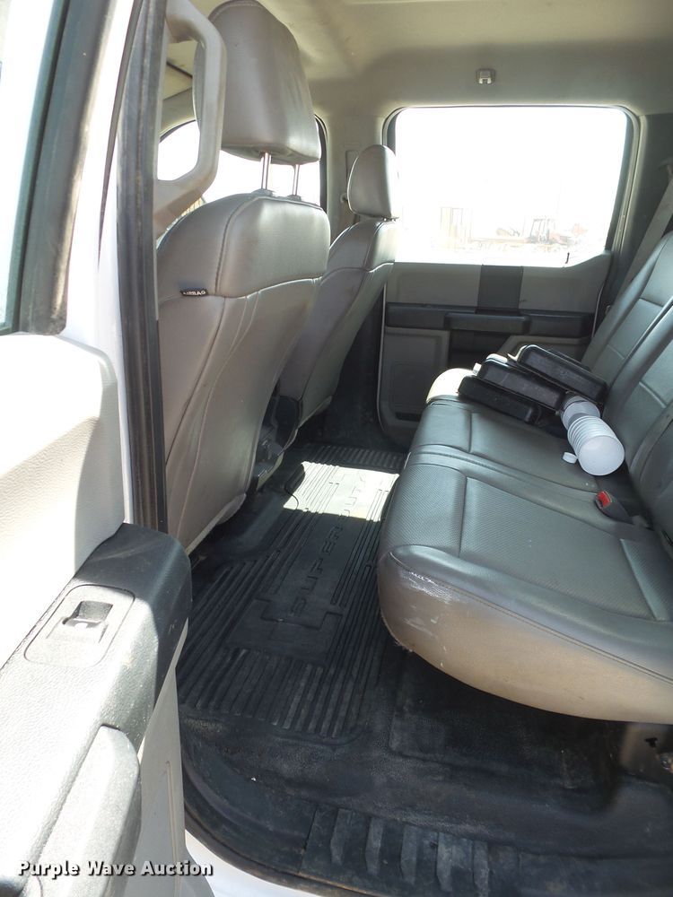 image for item FL9393 2017 Ford F550 Super Duty flatbed